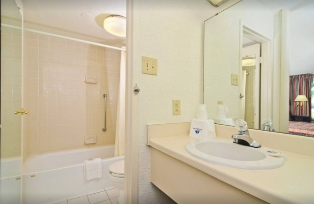 Americas Best Value Inn Wilson - UNIDAD 17 UNA CAMA PRIMERA PLANTA