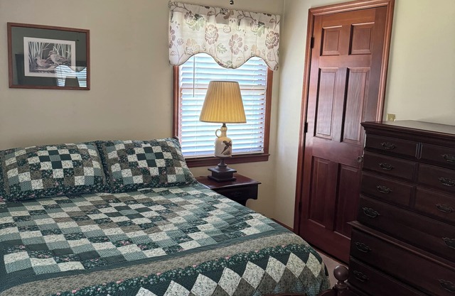 Ames Ridge a Quiet 3-bedroom farmhouse in Painter VA