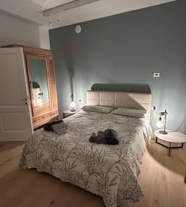AMIA rooms & wine