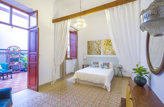 Aminta Home