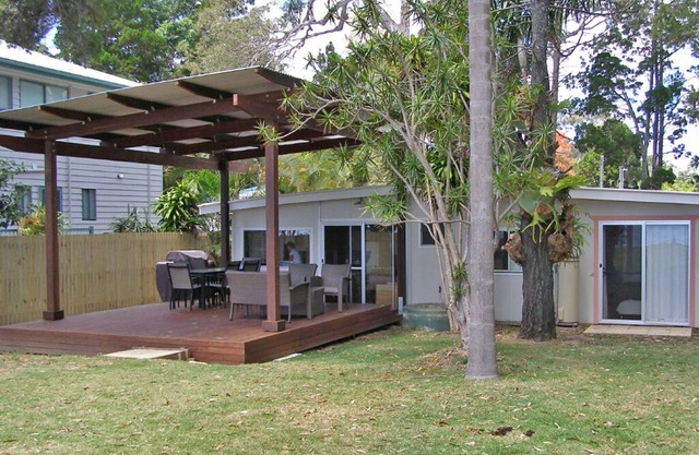 Amity Waterfront, on 1/2 Acre with slate floors throughout