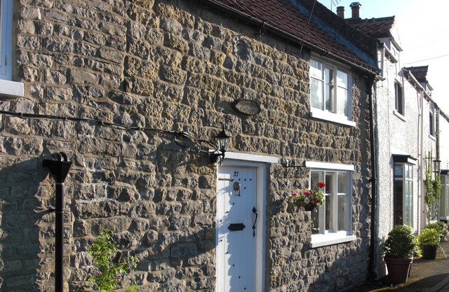 Amonita Cottage - acogedora casa de ribera, carácter y características originales de la época