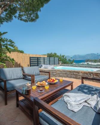 Ammoudara Hill Luxury Apartment with Jacuzzi and Heated Pool