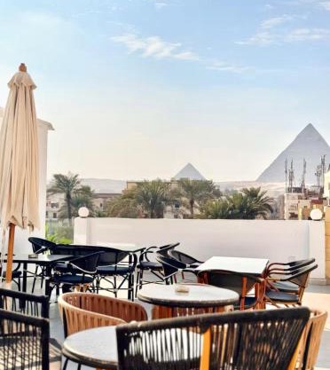 Amon Pyramids View Inn