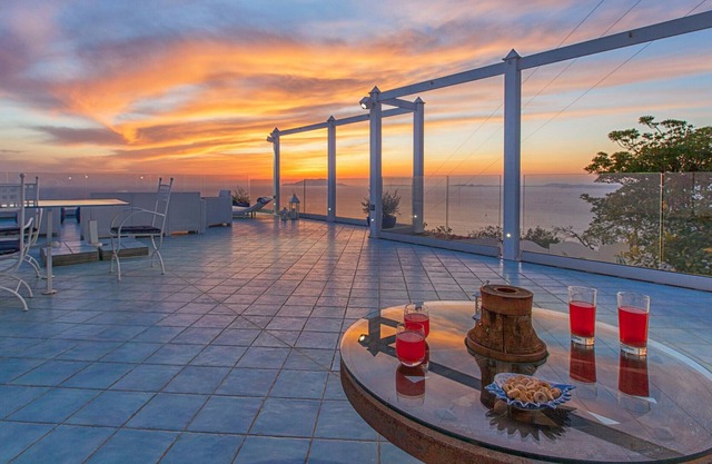 AMORE RENTALS - Villa Venus with Private Pool, Sea View and Parking