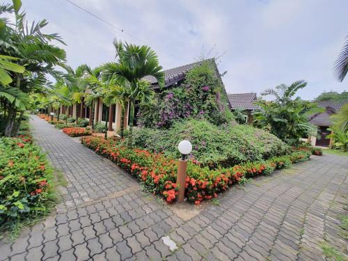 Amorn Inn Resort