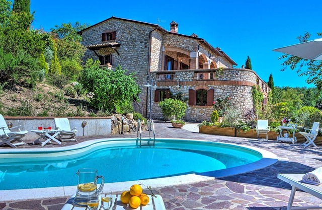 Amorosa House 9+1, Emma Villas