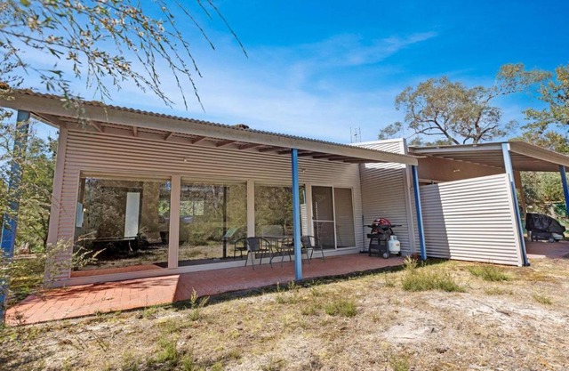 Amphion - Waterfront Retreat