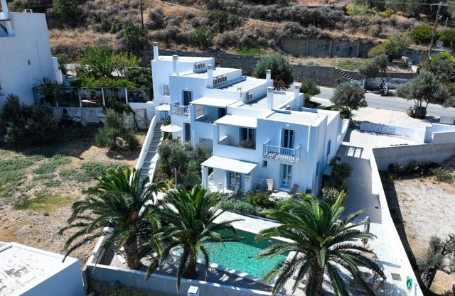 Amphitrite Apartments Skyros
