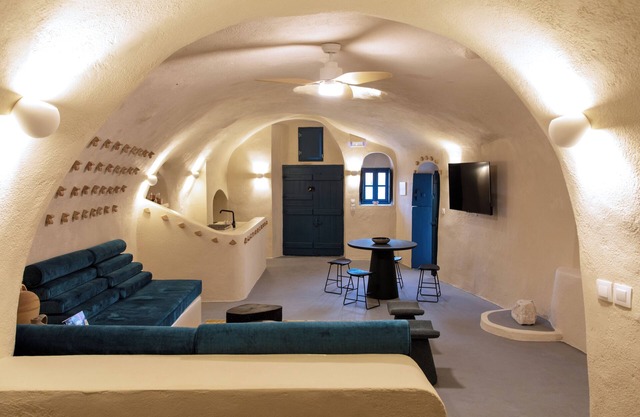 Amphora Villas Oia Santorini