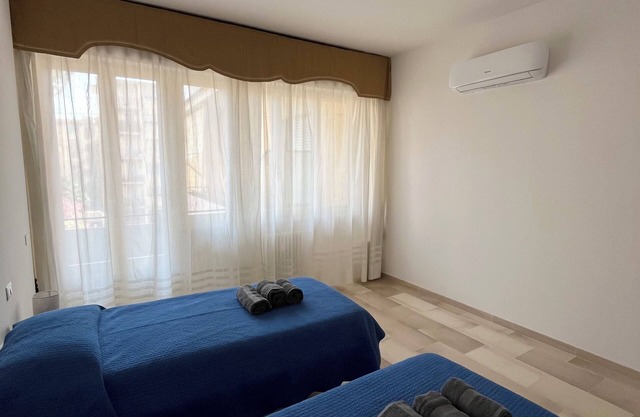 Ampio appartamento 6 posti con A/C e balconi