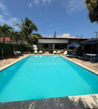 Ampla casa de 3 quartos com piscina