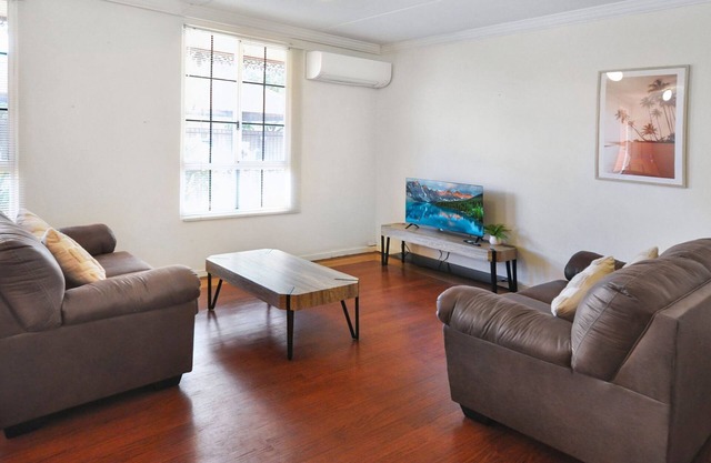 Ample Anderson Ground Level 2x1