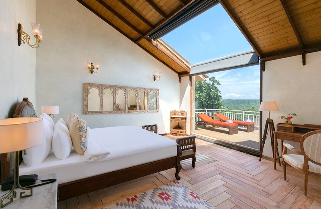 Amritara Aura Resort & Spa
