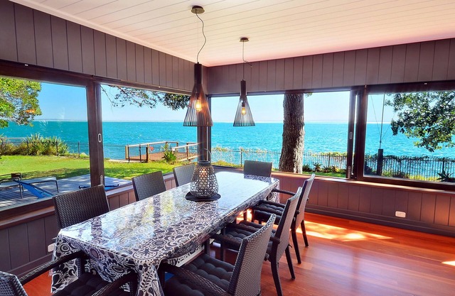 An Awe-Inspiring Waterfront Retreat