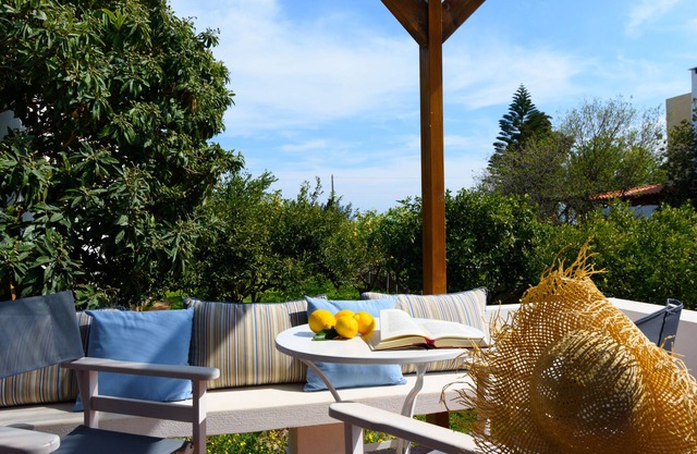Un Edén para dos + (un pequeño apartamento en un jardín de limoneros al lado del mar)