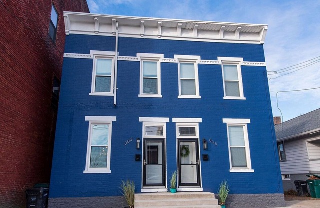 An Entire Historic Building in Cincy! 2 Townhomes Sleep 10 Total, Downtown 5 Min