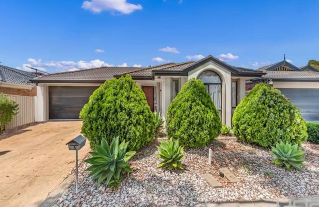An entire house for your Melbourne Trip