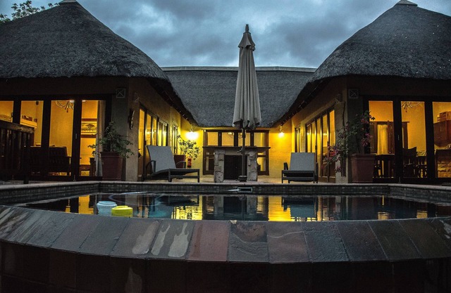 Un exclusivo bushvilla en la puerta de Kruger, dentro de una finca de golf.