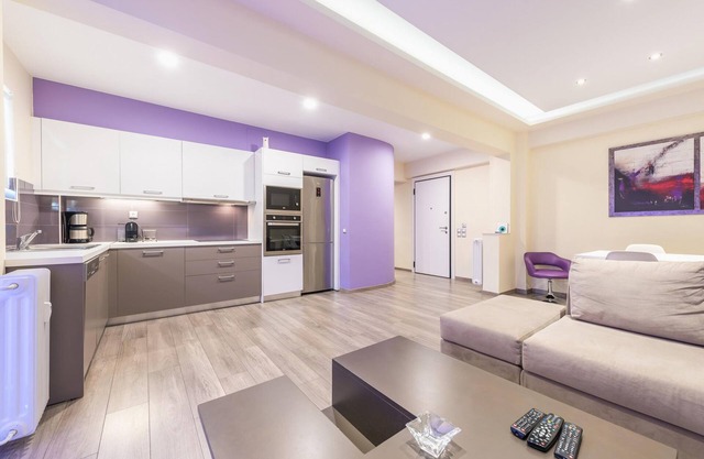 An Impressive 2 bdr Apt in Glyfada