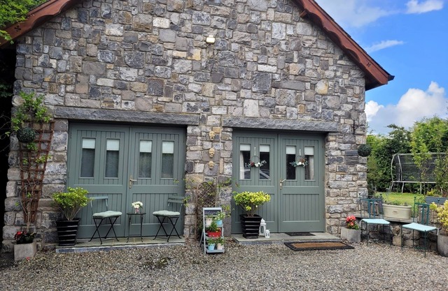 Quiet Country Cottage close to Dublin City & Airport