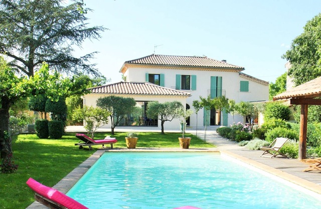 Un oasis en Banne, casa de lujo (piscina climatizada, aire acondicionado, spa y sonido)