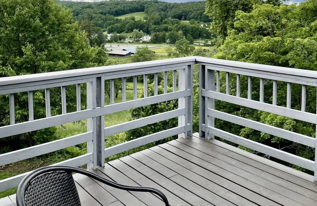 Ananda Vue- Lux 3BR/2BA hygge Villa w Fireplace and VIEWS!
