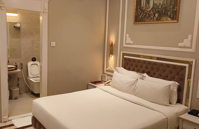 Anant Palace Hotel