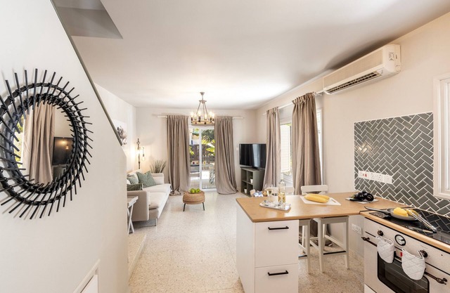 Anas Kiti Seaside Villa