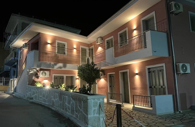 Anax Apartments