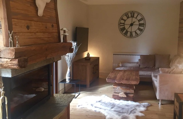 ANCELLE Chalet-style house 160 m2 at the foot of the slopes