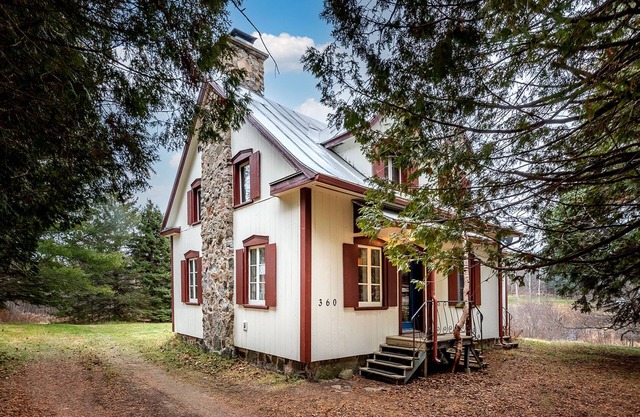 Ancestral Wooden Chalet - St-Gabriel de Brandon