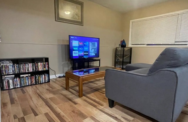 Anchorage 2BR Spacious Wi-Fi Centrally located