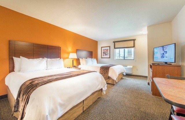 Anchorage Stays with Free Parking, Pet-Friendly Rooms and Kitchenettes
