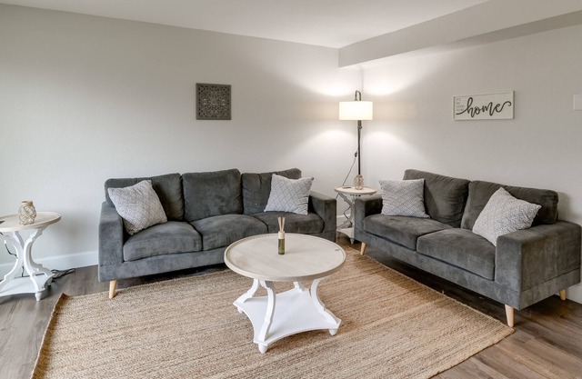 Anchorage Townhome w/ Smart TVs Near Downtown!