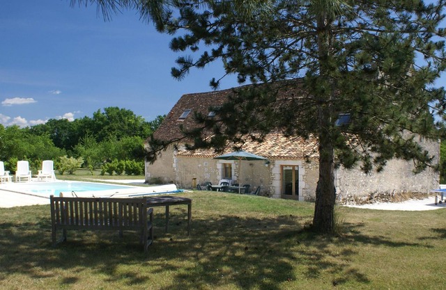 Antiguo granero restaurado con piscina privada cerca de Bergerac