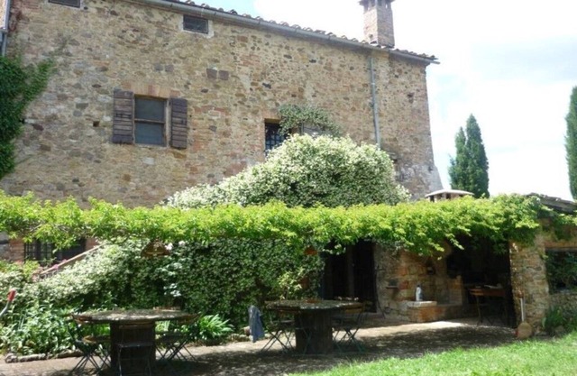 Antigua casa de campo con piscina de 8 a 9 personas cerca de Siena, ideal para familias o grupos