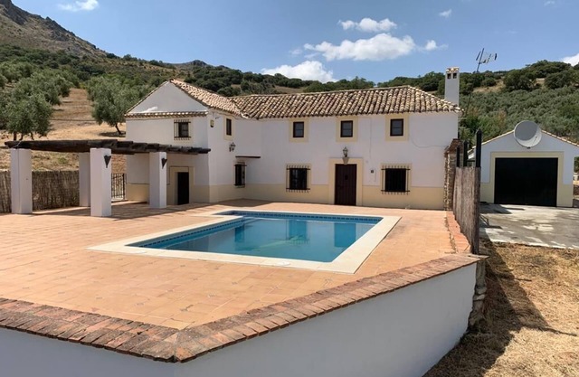 Andaluz Casa rural con piscina privada con vistas a Granada y Sierra Nevada