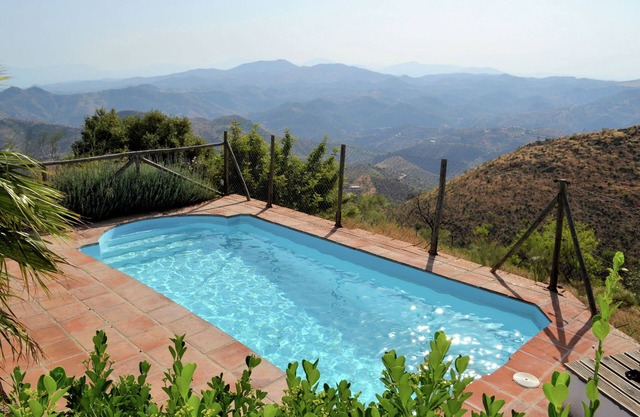 Villa en Almogía con piscina privada