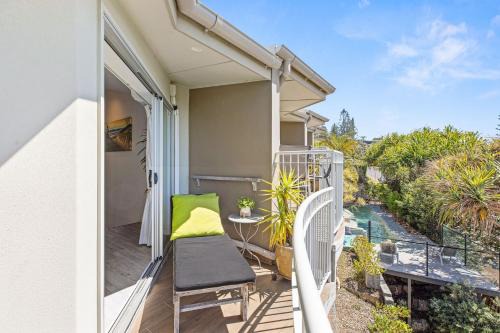 Andari Apartment 2, Sunshine Beach, Beachfront Street and just steps to Surf-club
