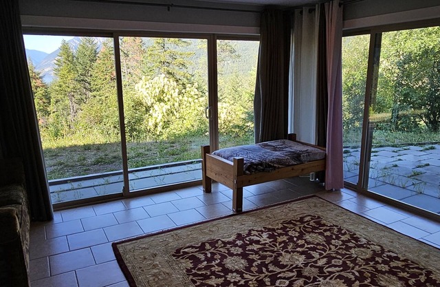 anderson lake view home - stunning views
