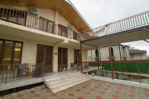 Andro House