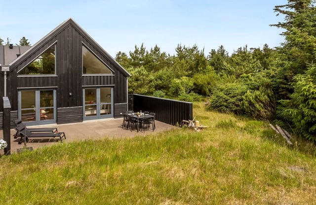 "Anelle" - 2.5km from the sea by Interhome