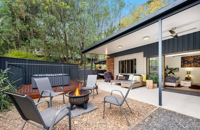 "Anembo" Country Cottages (Peace & Tranquility) in the Nthrn suburbs of Brisbane