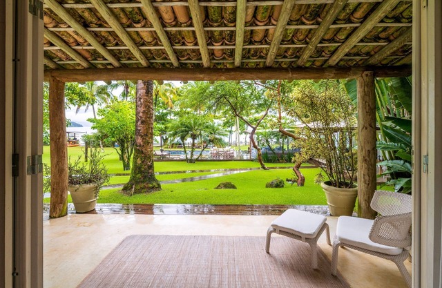 Ang003 - Mansión lujosa frente a la playa en Ilha Grande