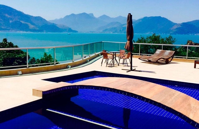 Ang030 - Casa con piscina en Angra dos Reis