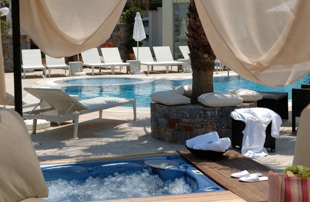 Angela Suites Boutique Hotel