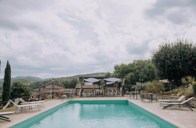Villa de 4 dormitorios con piscina. A poca distancia de Anghiari.
