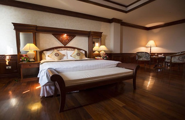 Angkham Hotel