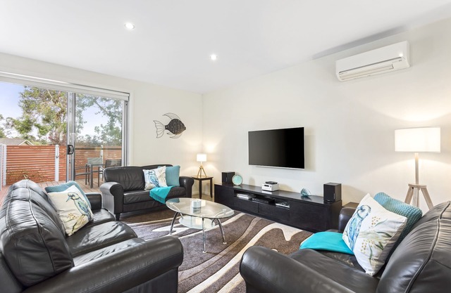 ANGLESEA RIVER BEACH HOUSE